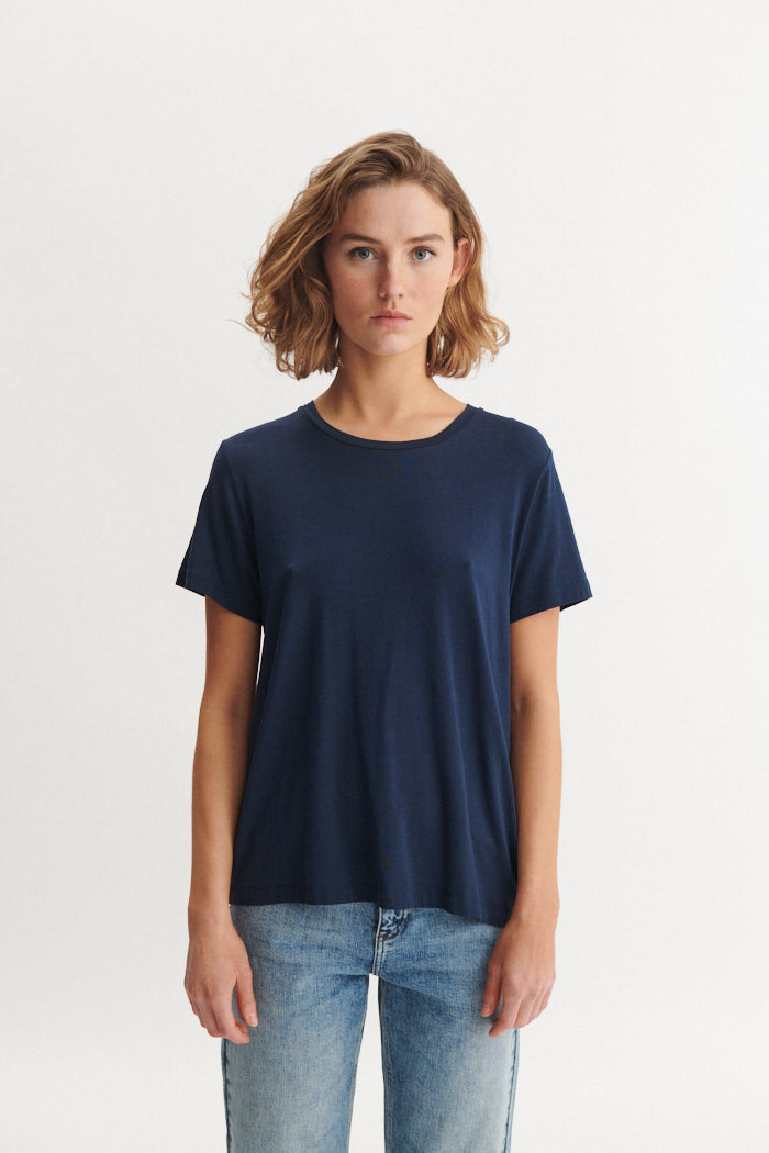 Basic Apparel Jolanda Tee T-shirts 048 Navy